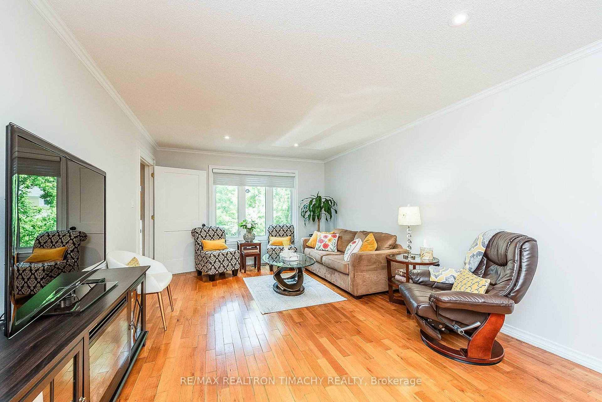 Photo 10 of 35 Donnamora Crescent, Markham, German Mills — HOMEH