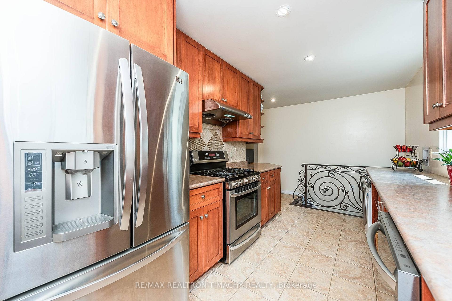 Photo 22 of 35 Donnamora Crescent, Markham, German Mills — HOMEH
