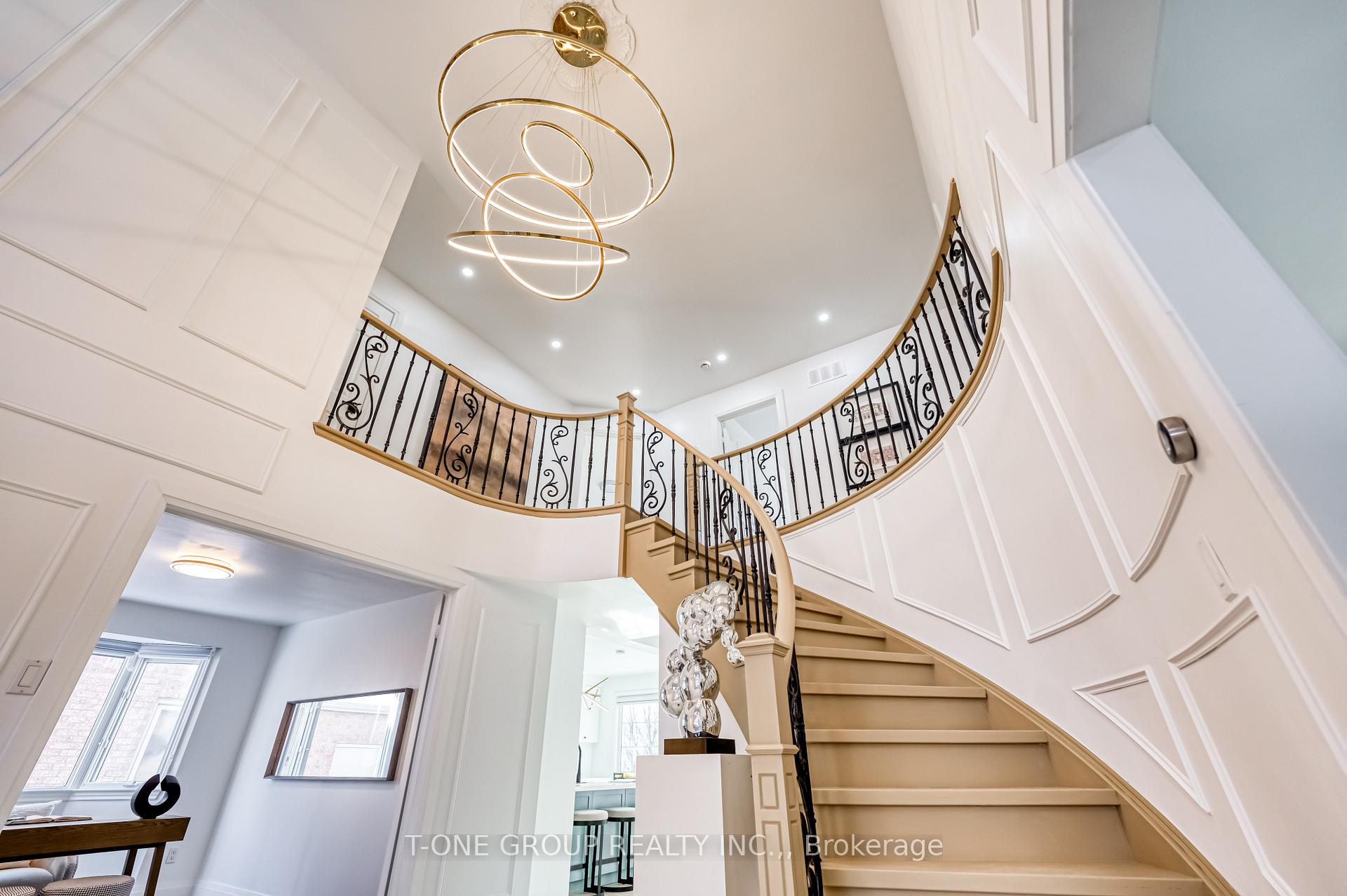 Photo 4 of 1 Goodmills Court, Markham, Unionville — HOMEH