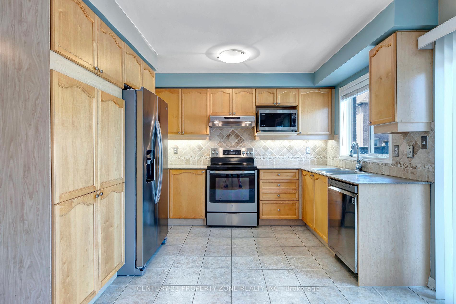 Photo 8 of 1507 Croft Avenue, Milton, Clarke — HOMEH
