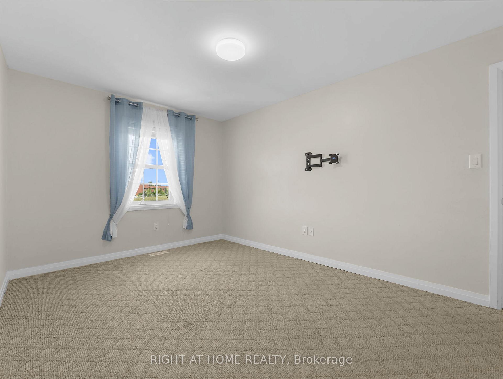 Photo 31 of 64 Mclaughlin Avenue, Milton, Willmott — HOMEH