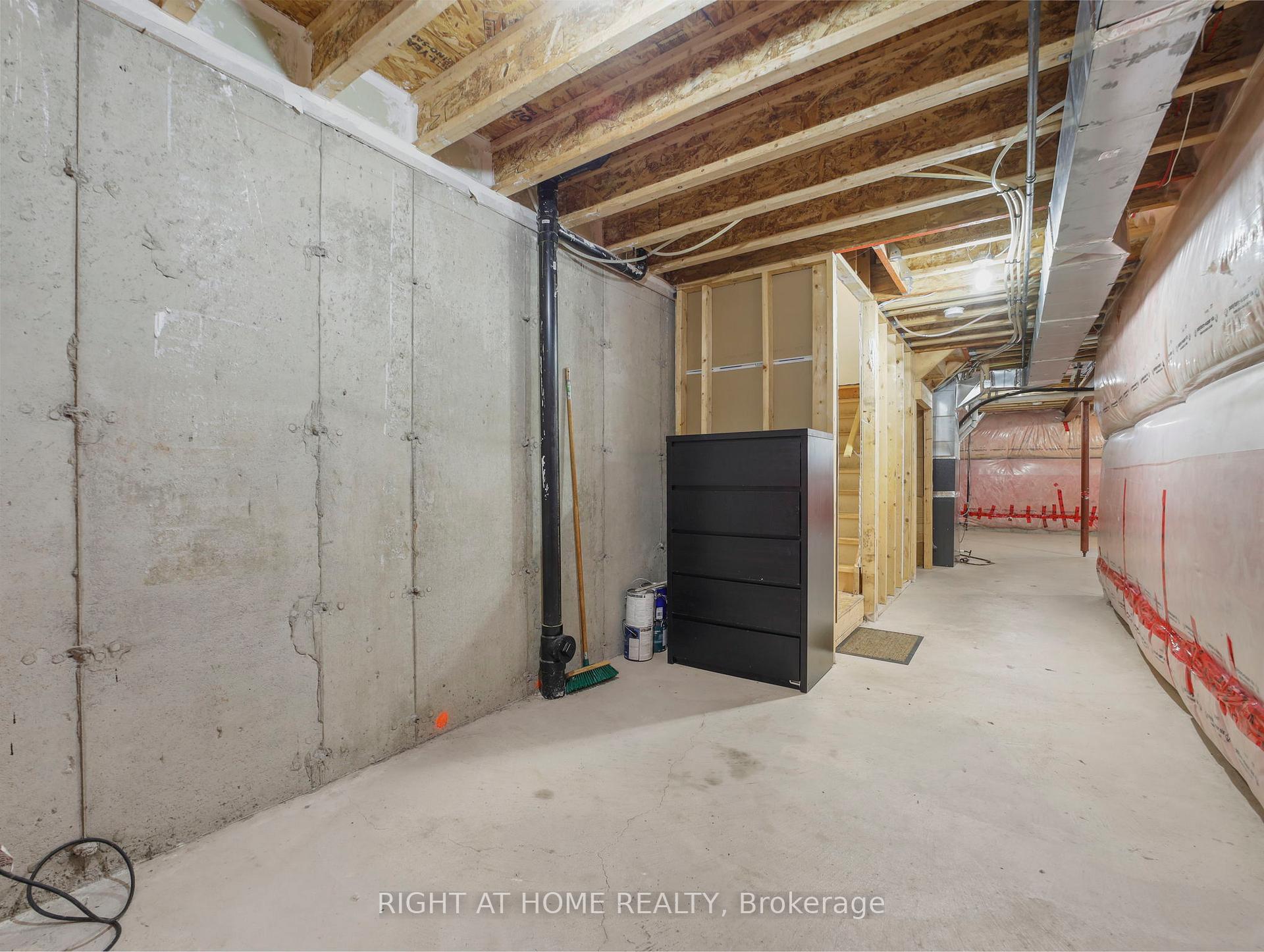 Photo 19 of 64 Mclaughlin Avenue, Milton, Willmott — HOMEH