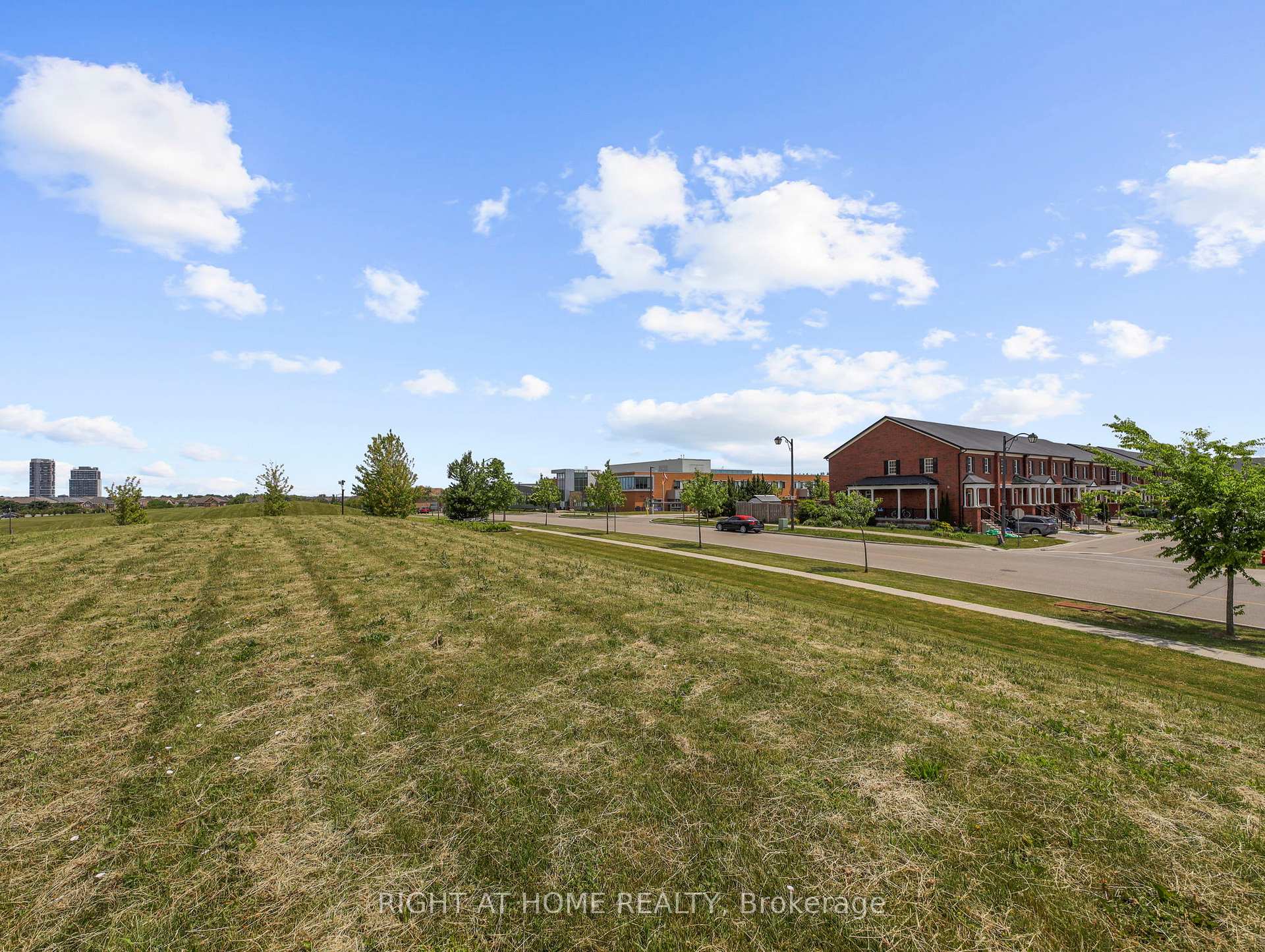 Photo 25 of 64 Mclaughlin Avenue, Milton, Willmott — HOMEH