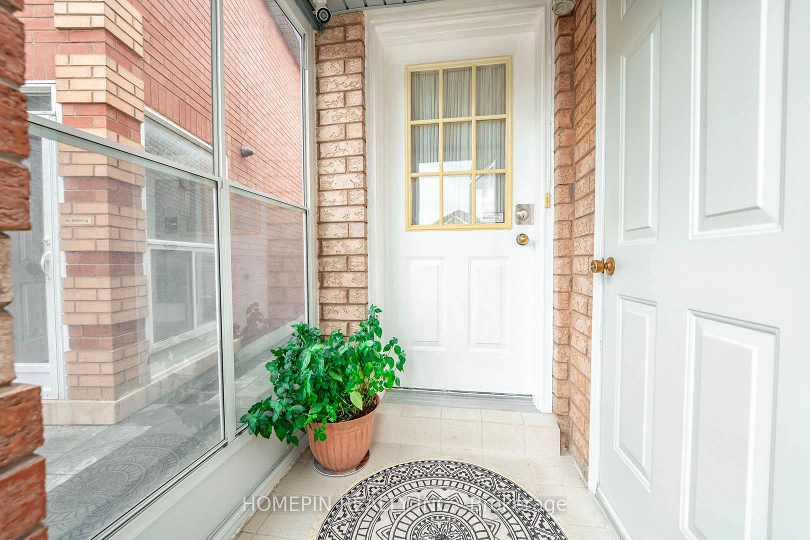Photo 2 of 59 Mindy Crescent, Markham, Middlefield — HOMEH