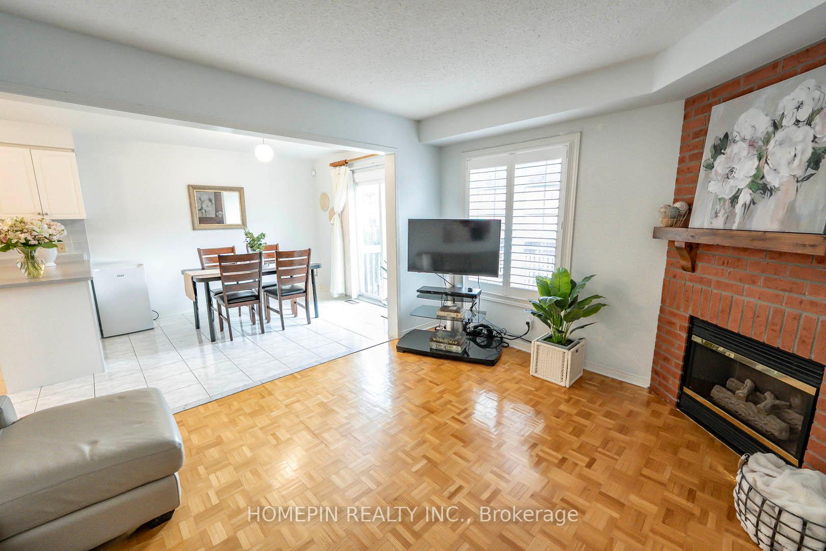 Photo 8 of 59 Mindy Crescent, Markham, Middlefield — HOMEH