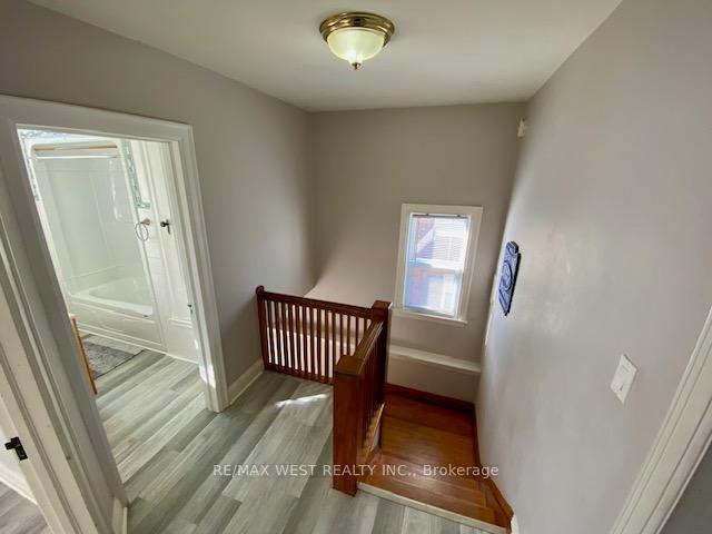 Photo 3 of Unit Upper, 18 Cameron Avenue S, Hamilton, Bartonville — HOMEH
