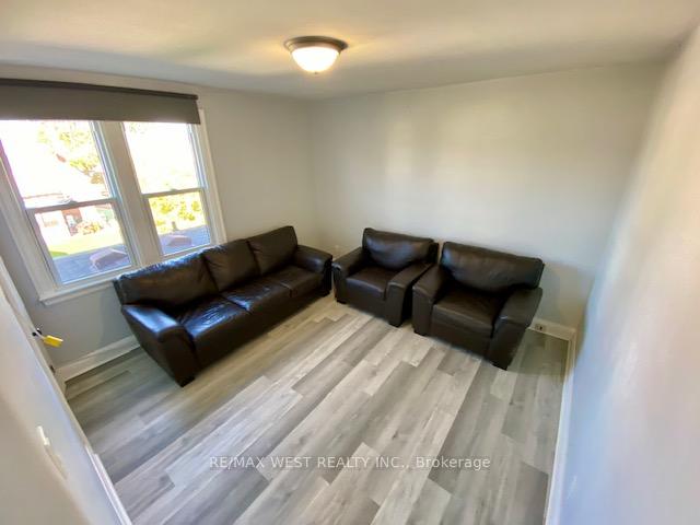 Photo 6 of Unit Upper, 18 Cameron Avenue S, Hamilton, Bartonville — HOMEH