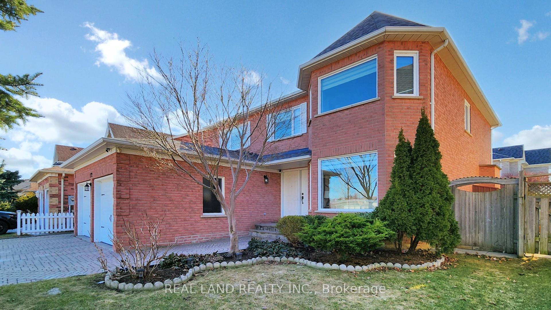 Photo 3 of 172 Manhattan Drive, Markham, Unionville — HOMEH