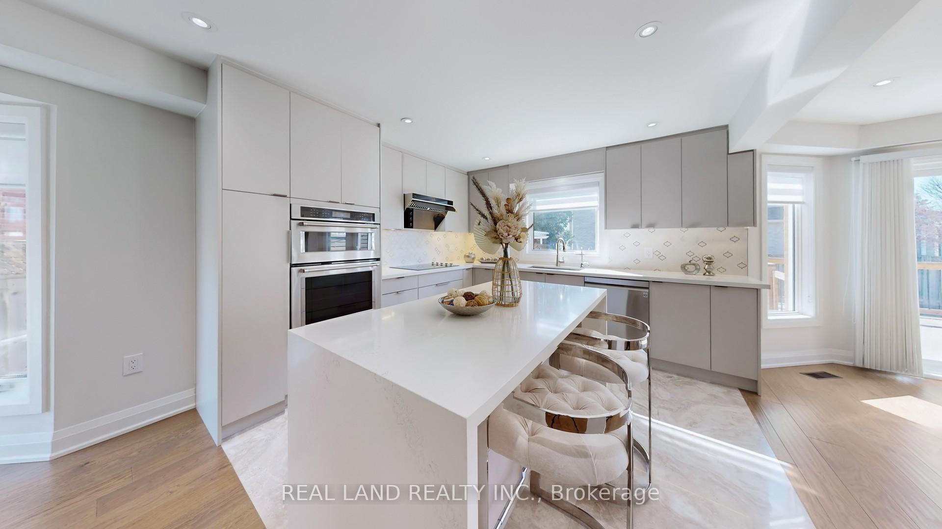 Photo 18 of 172 Manhattan Drive, Markham, Unionville — HOMEH