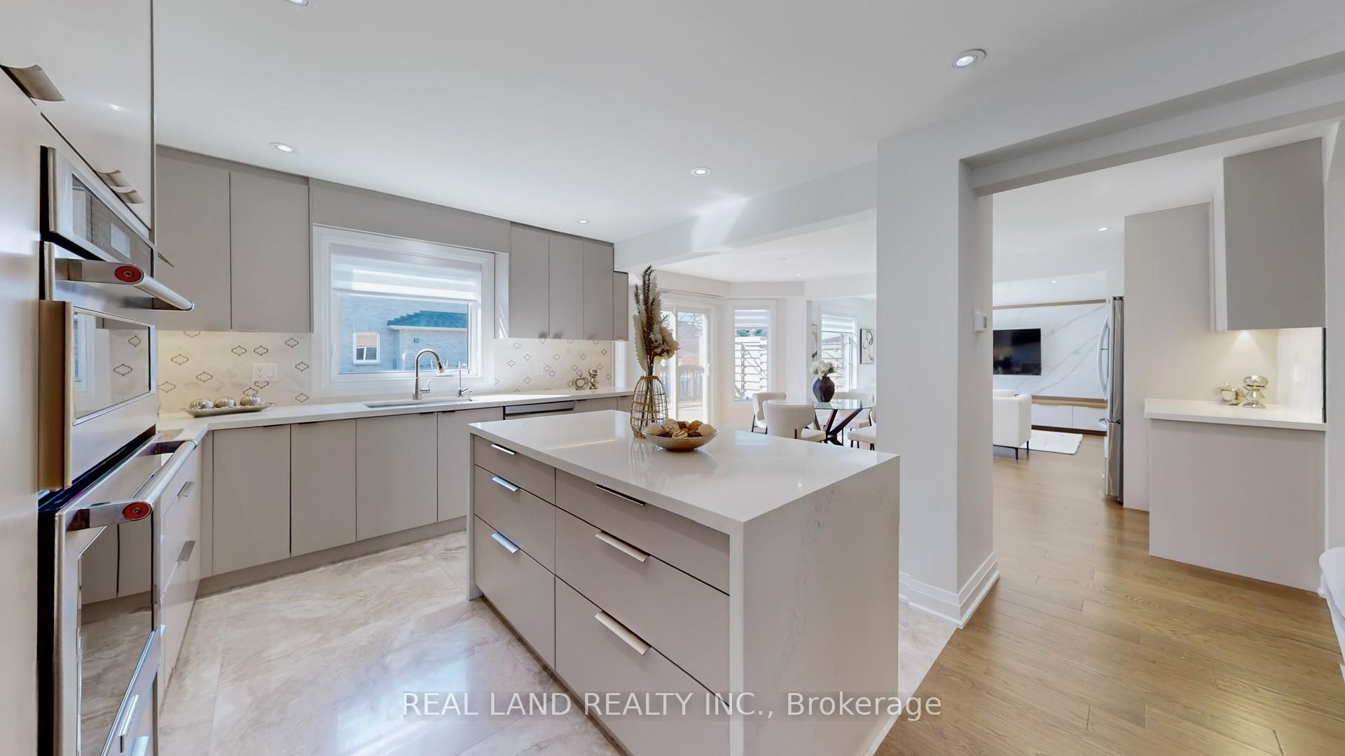 Photo 20 of 172 Manhattan Drive, Markham, Unionville — HOMEH