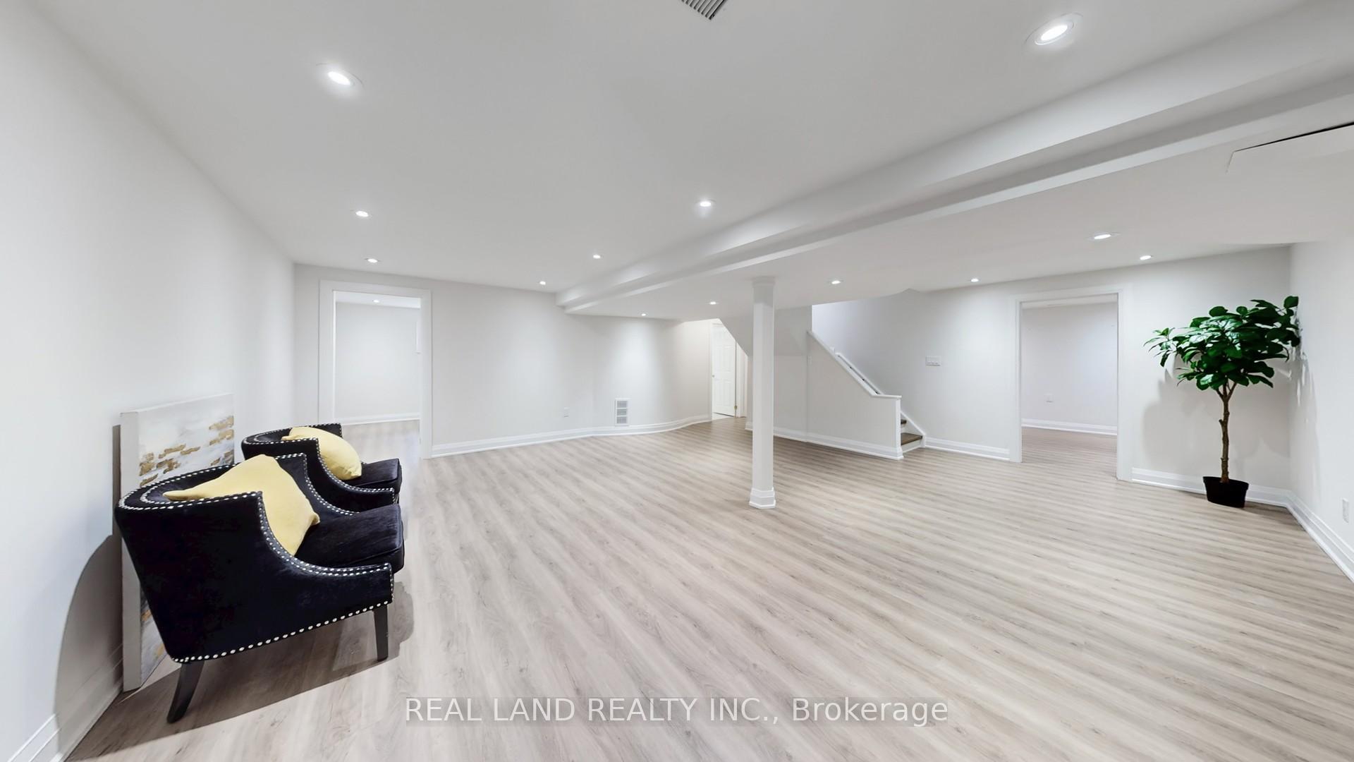 Photo 40 of 172 Manhattan Drive, Markham, Unionville — HOMEH