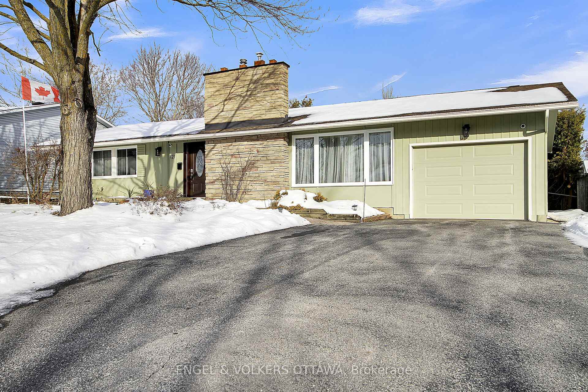 Photo 2 of 121 Banning Road, Ottawa, Kanata - Glencairn/Hazeldean — HOMEH