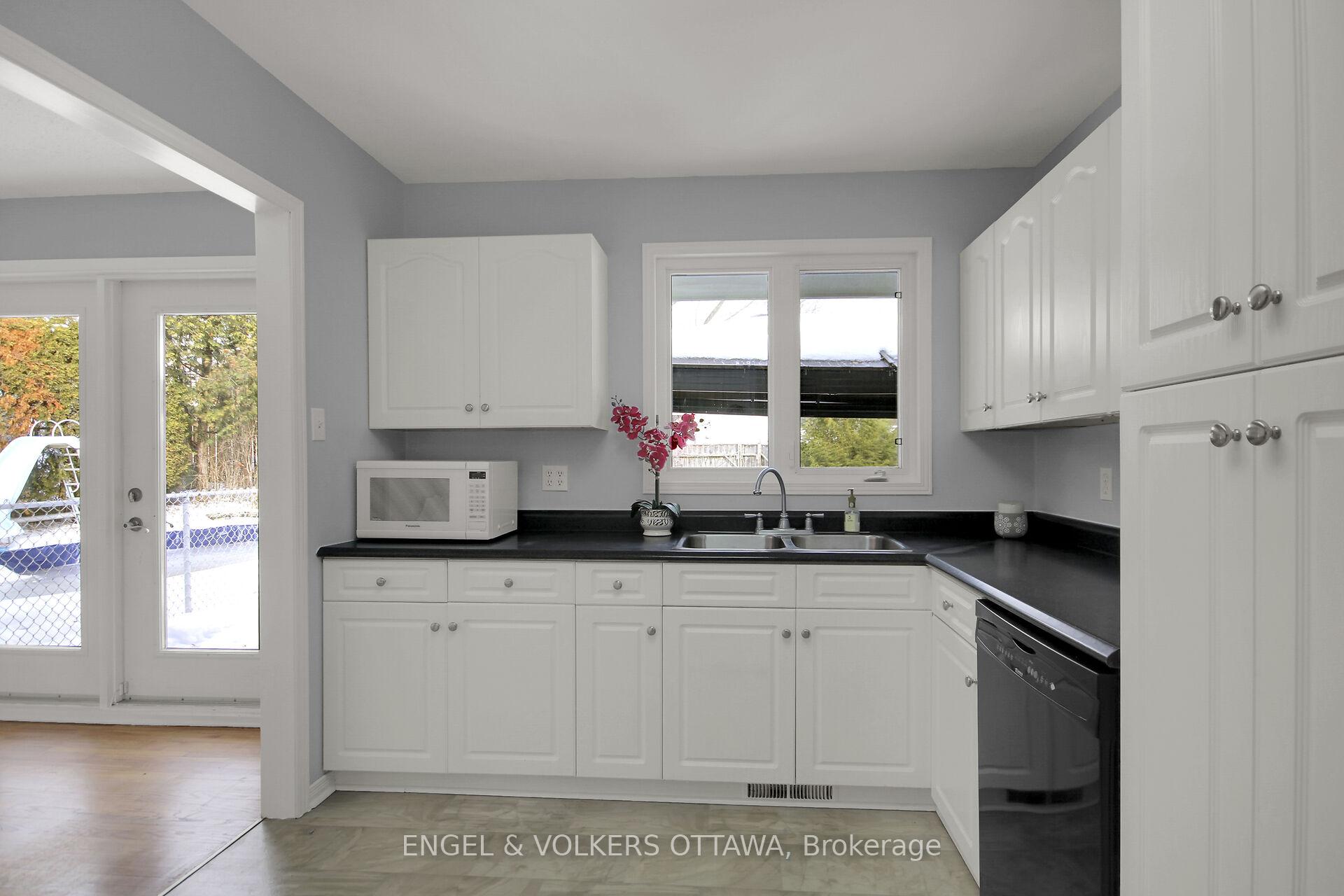Photo 11 of 121 Banning Road, Ottawa, Kanata - Glencairn/Hazeldean — HOMEH
