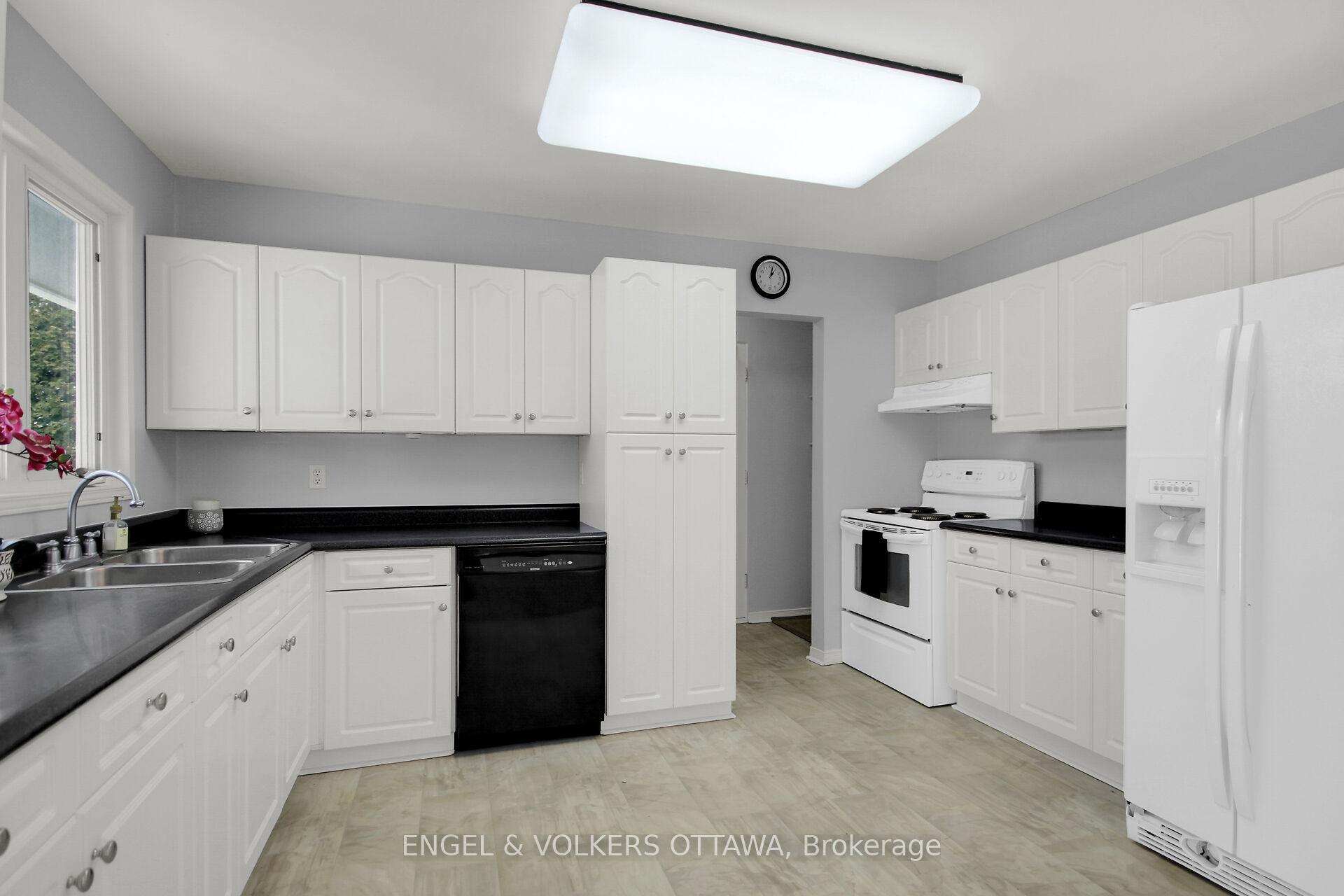 Photo 12 of 121 Banning Road, Ottawa, Kanata - Glencairn/Hazeldean — HOMEH