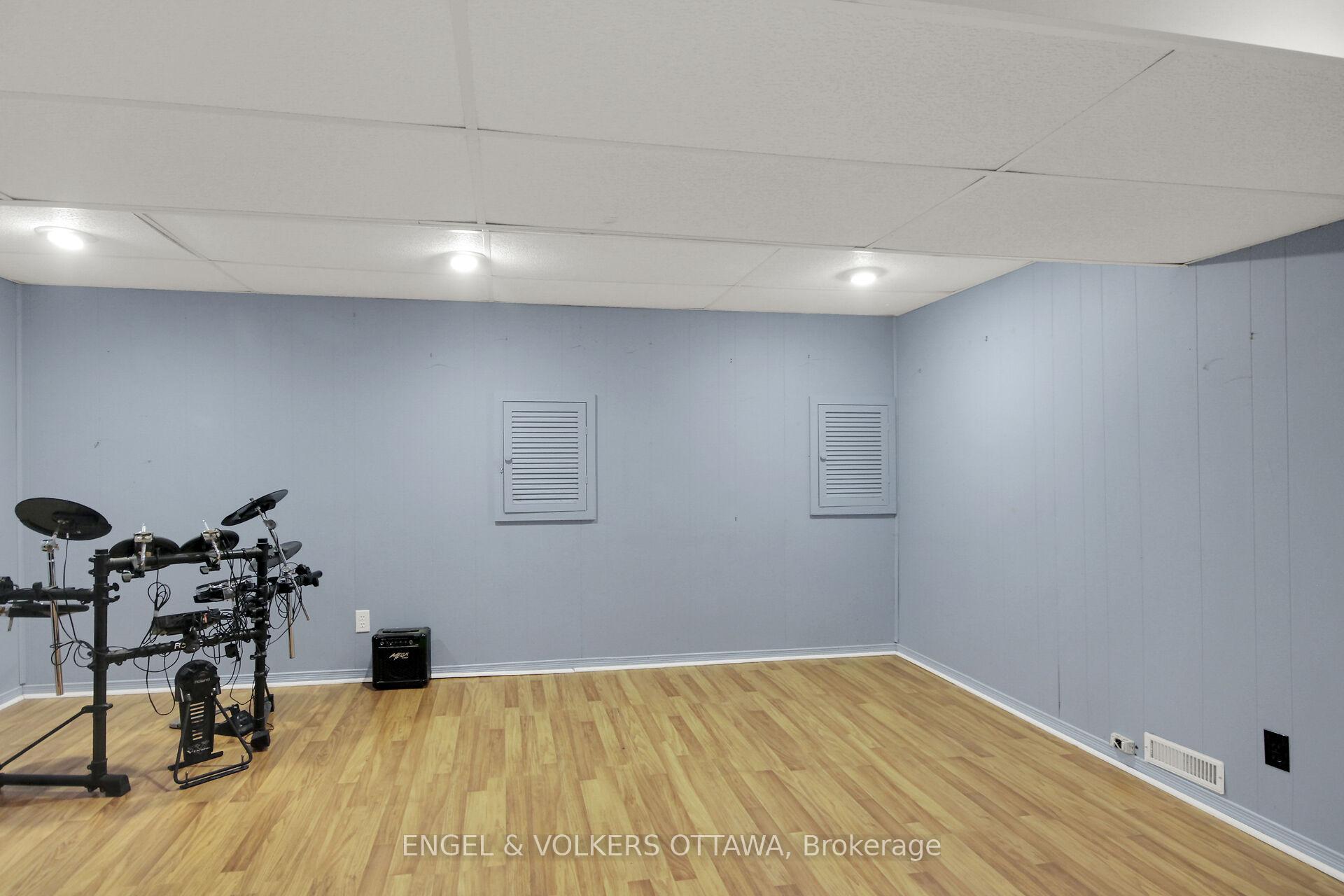 Photo 25 of 121 Banning Road, Ottawa, Kanata - Glencairn/Hazeldean — HOMEH