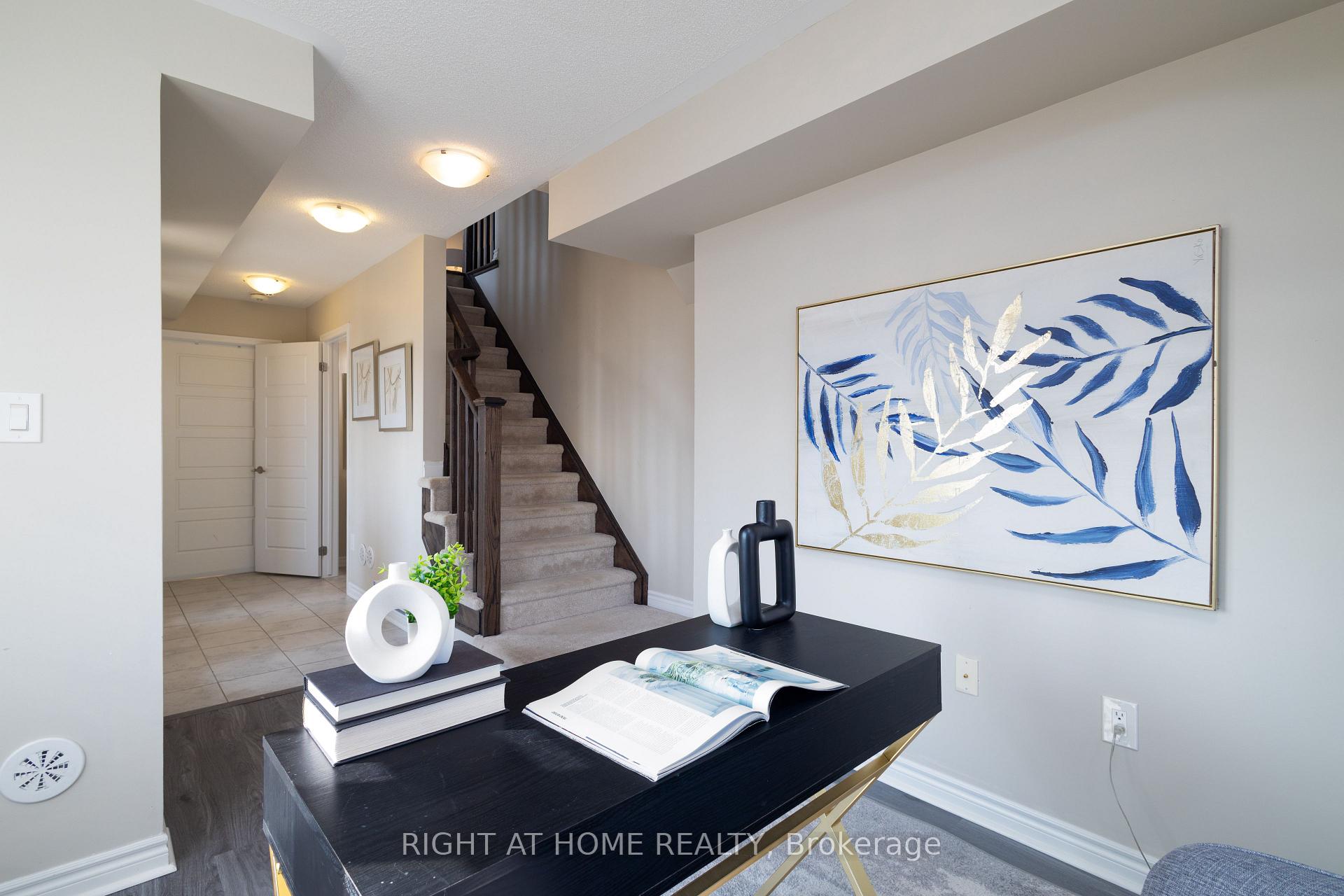 Photo 6 of 105 Bond Head Court, Milton, Ford — HOMEH