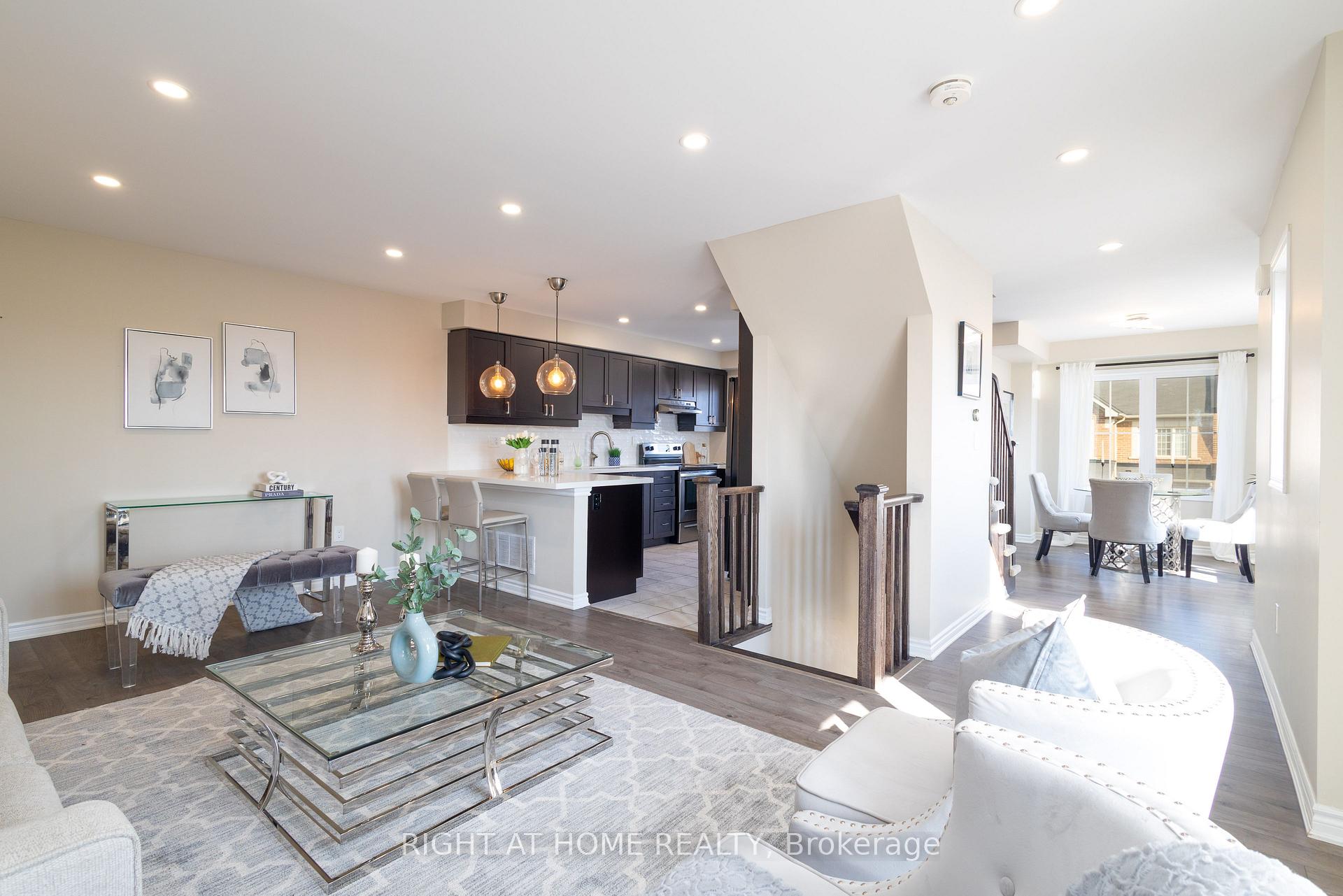 Photo 9 of 105 Bond Head Court, Milton, Ford — HOMEH