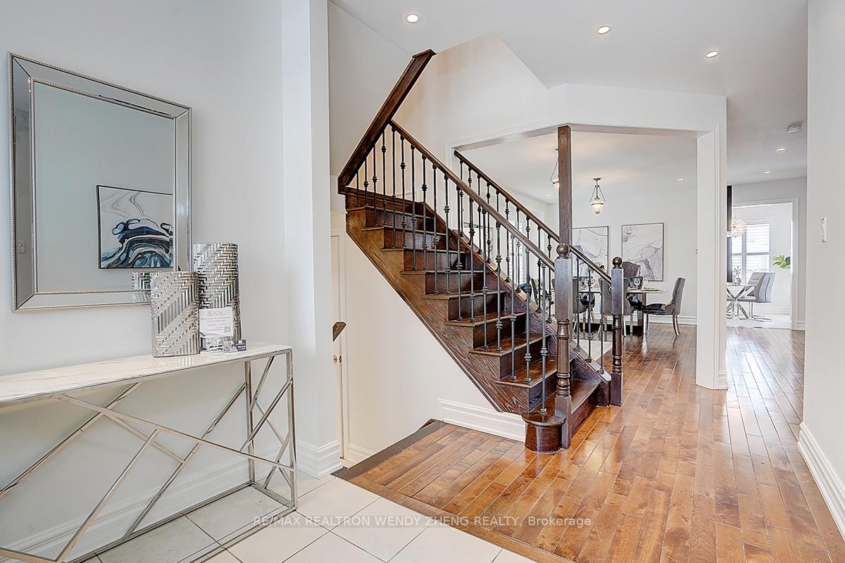 Photo 4 of 2 Pineforest Place, Markham, Wismer — HOMEH