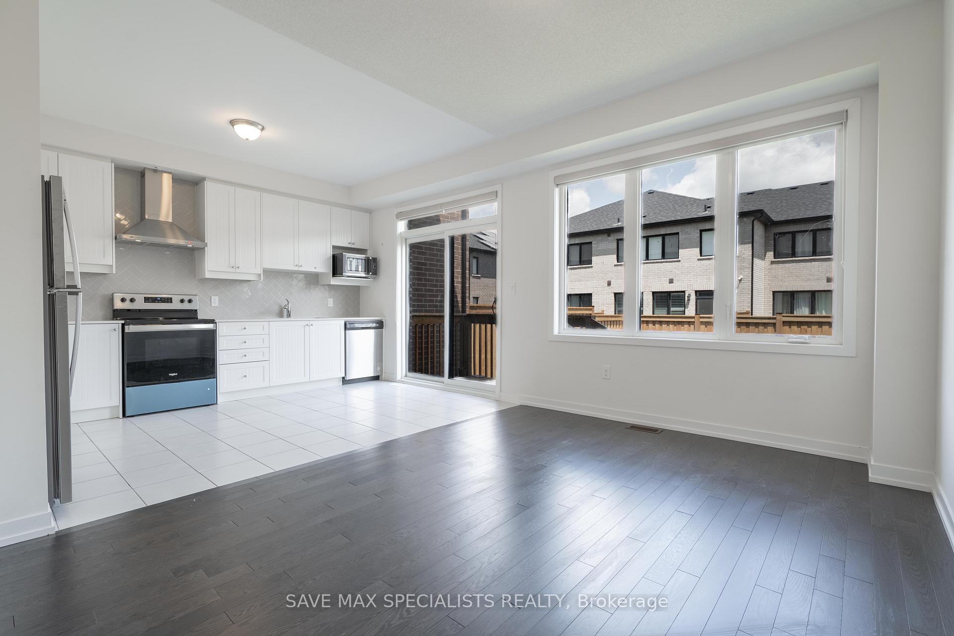 Photo 2 of 1547 Rose Way, Milton, Cobban — HOMEH