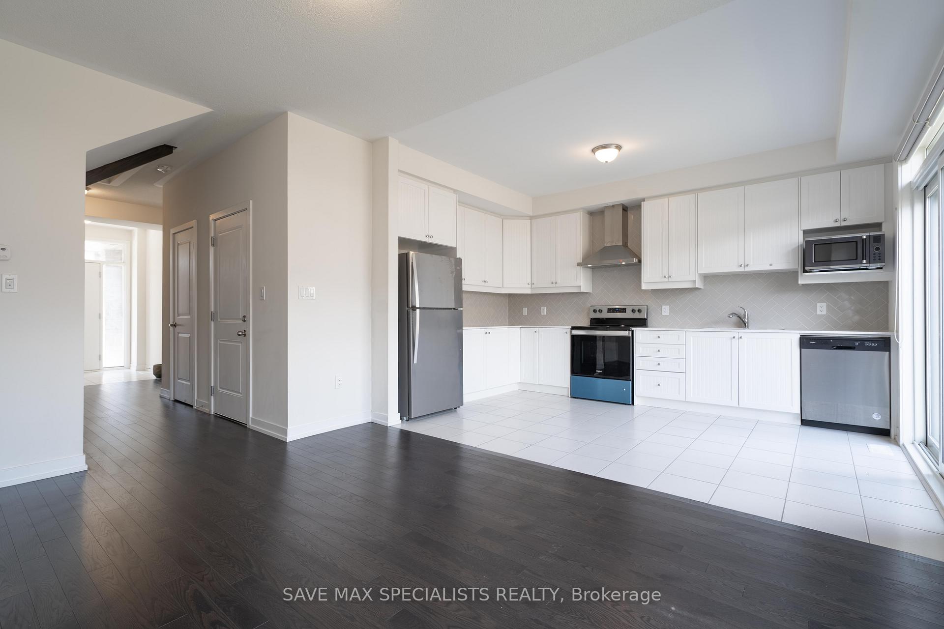 Photo 3 of 1547 Rose Way, Milton, Cobban — HOMEH