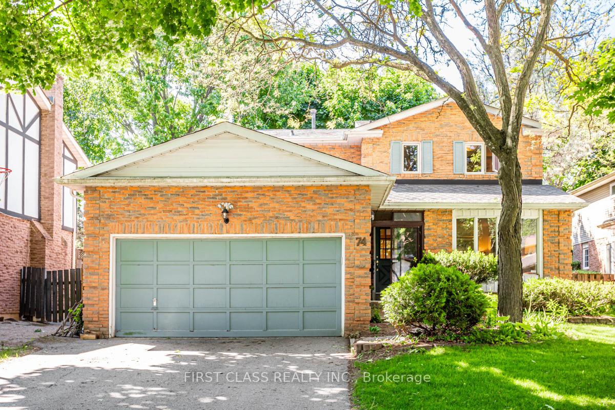 Front of 74 Innisbrook Crescent