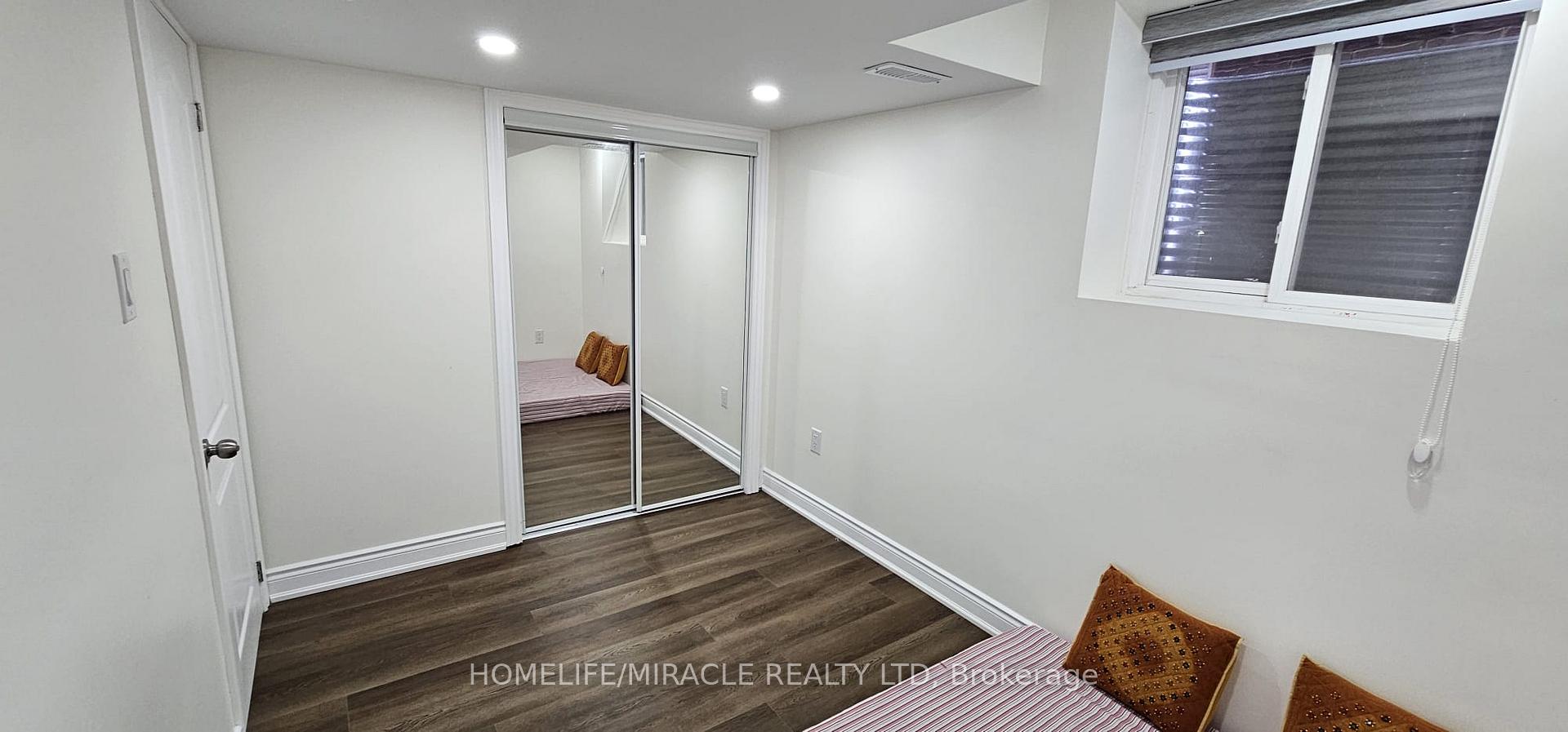 Photo 17 of 1428 Sycamore Gardens, Milton, Cobban — HOMEH
