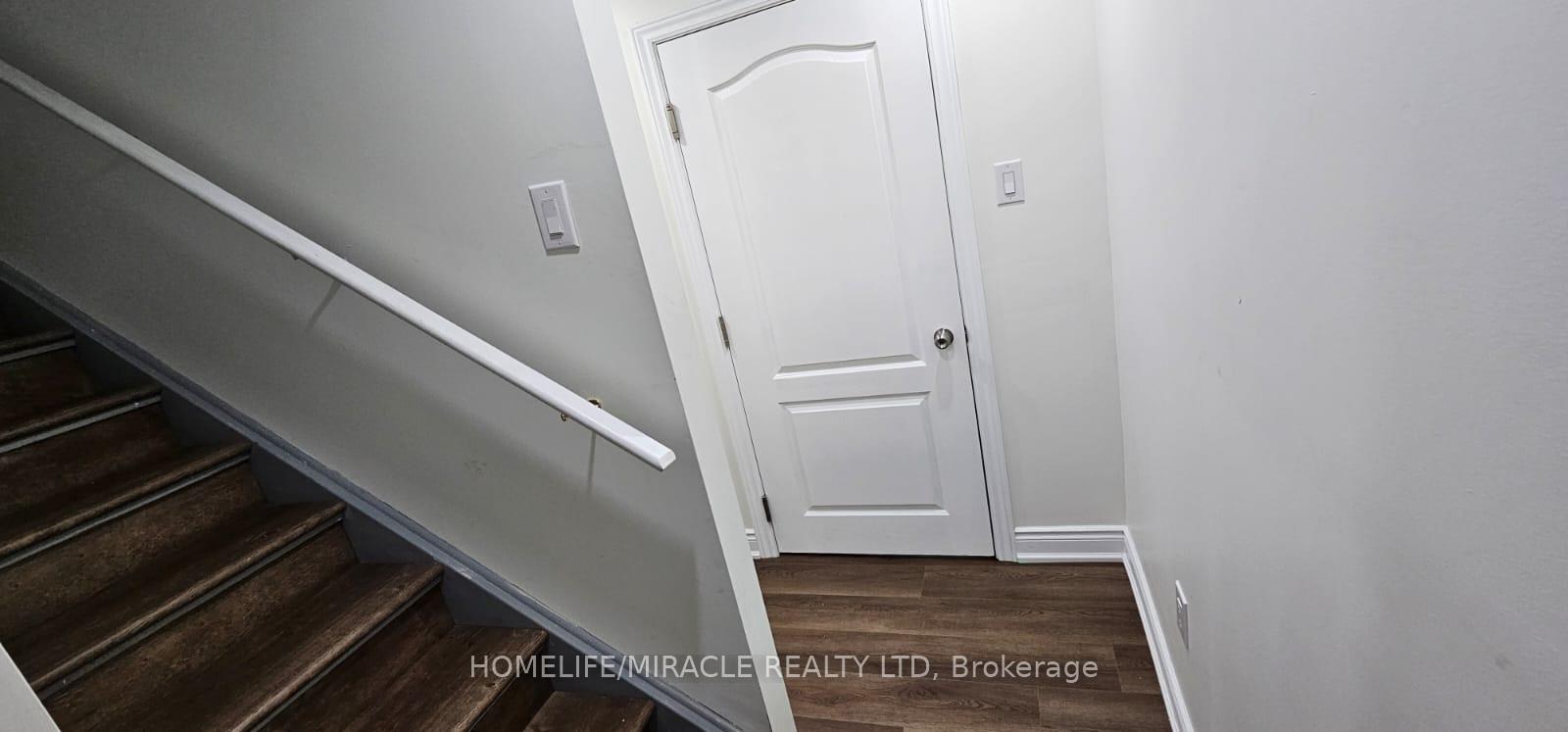 Photo 9 of 1428 Sycamore Gardens, Milton, Cobban — HOMEH
