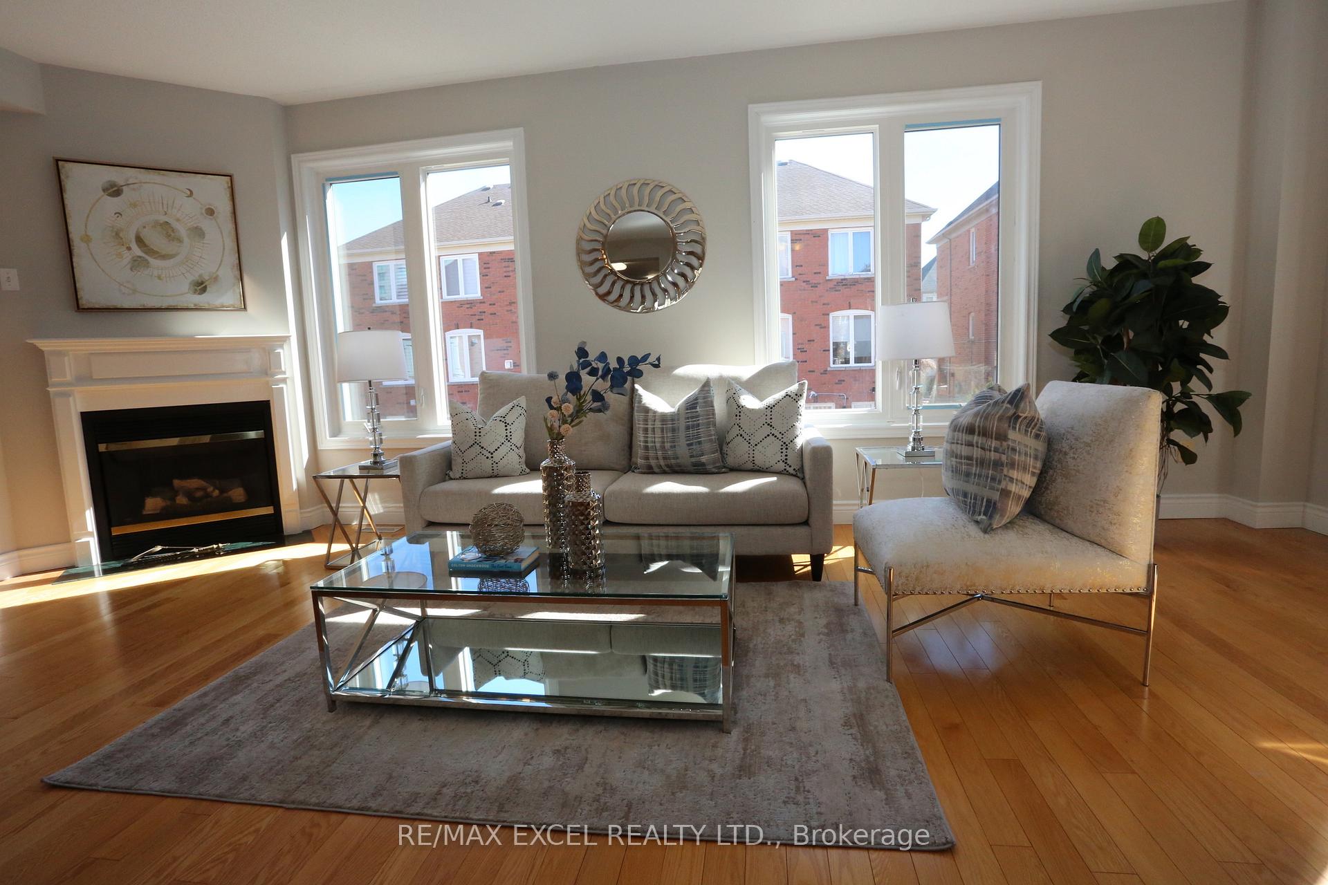 Photo 2 of 183 Leitchcroft Crescent, Markham, Commerce Valley — HOMEH