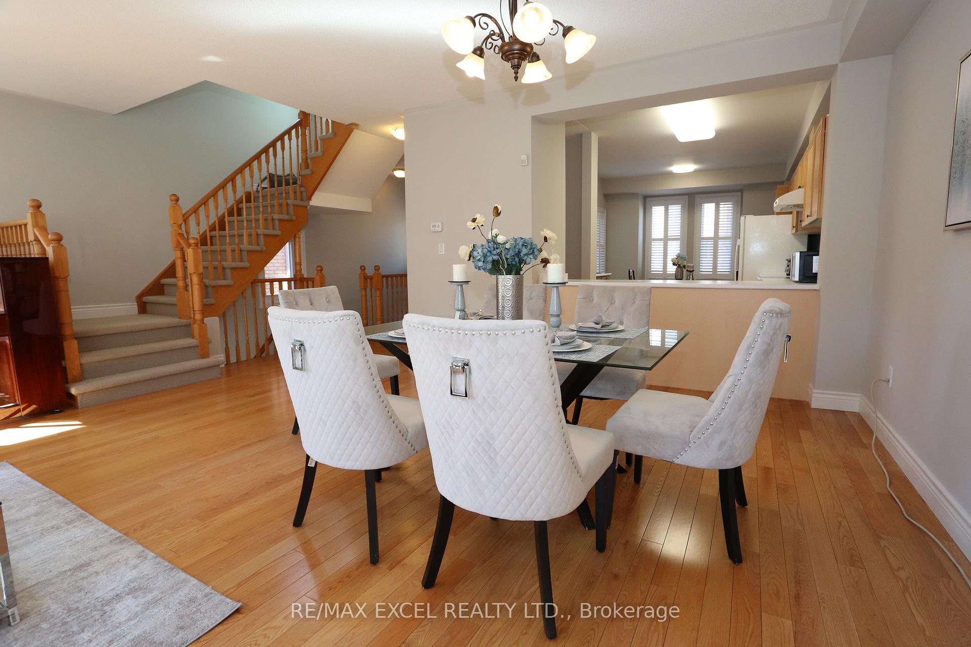 Photo 4 of 183 Leitchcroft Crescent, Markham, Commerce Valley — HOMEH