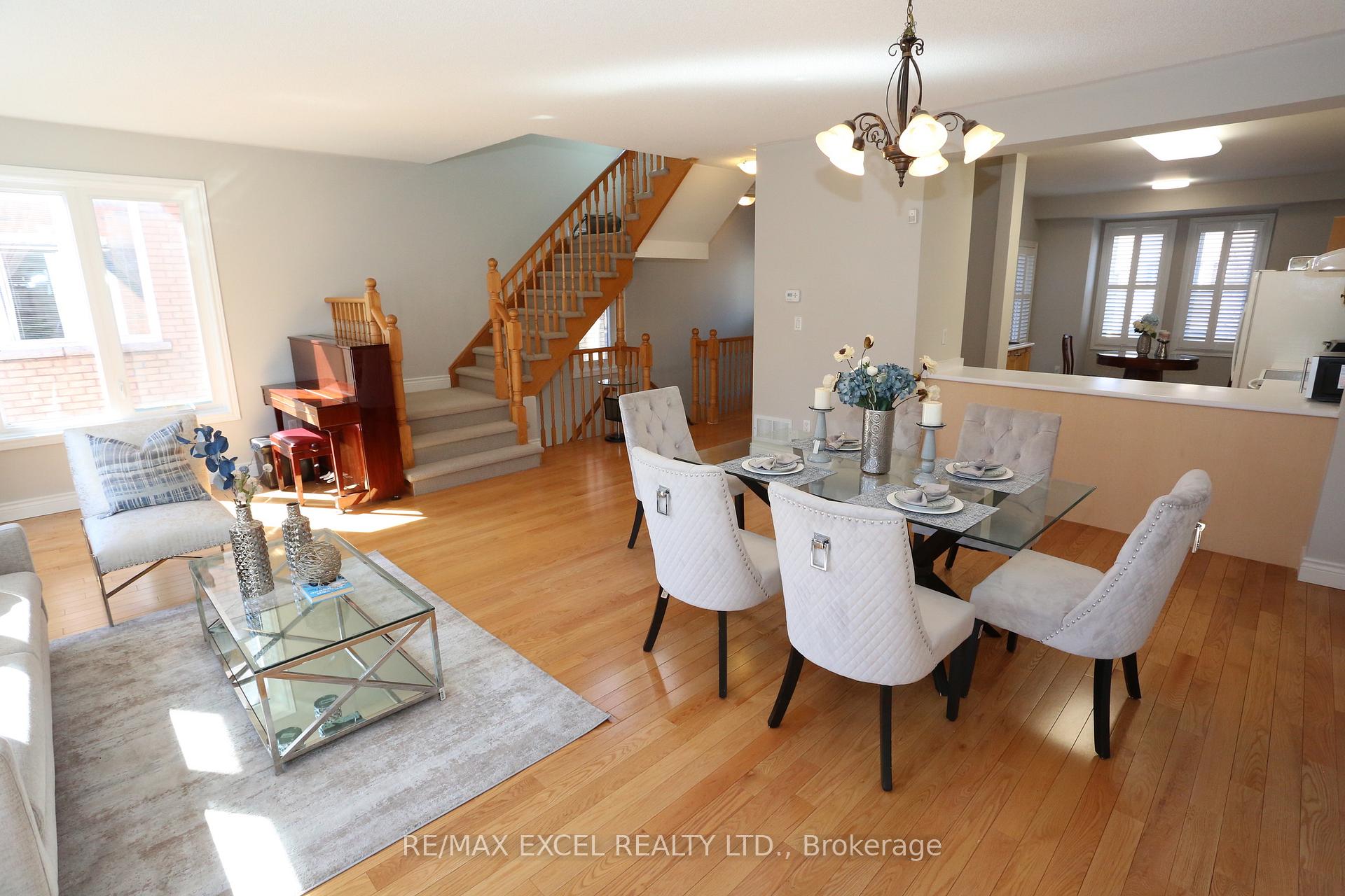 Photo 7 of 183 Leitchcroft Crescent, Markham, Commerce Valley — HOMEH