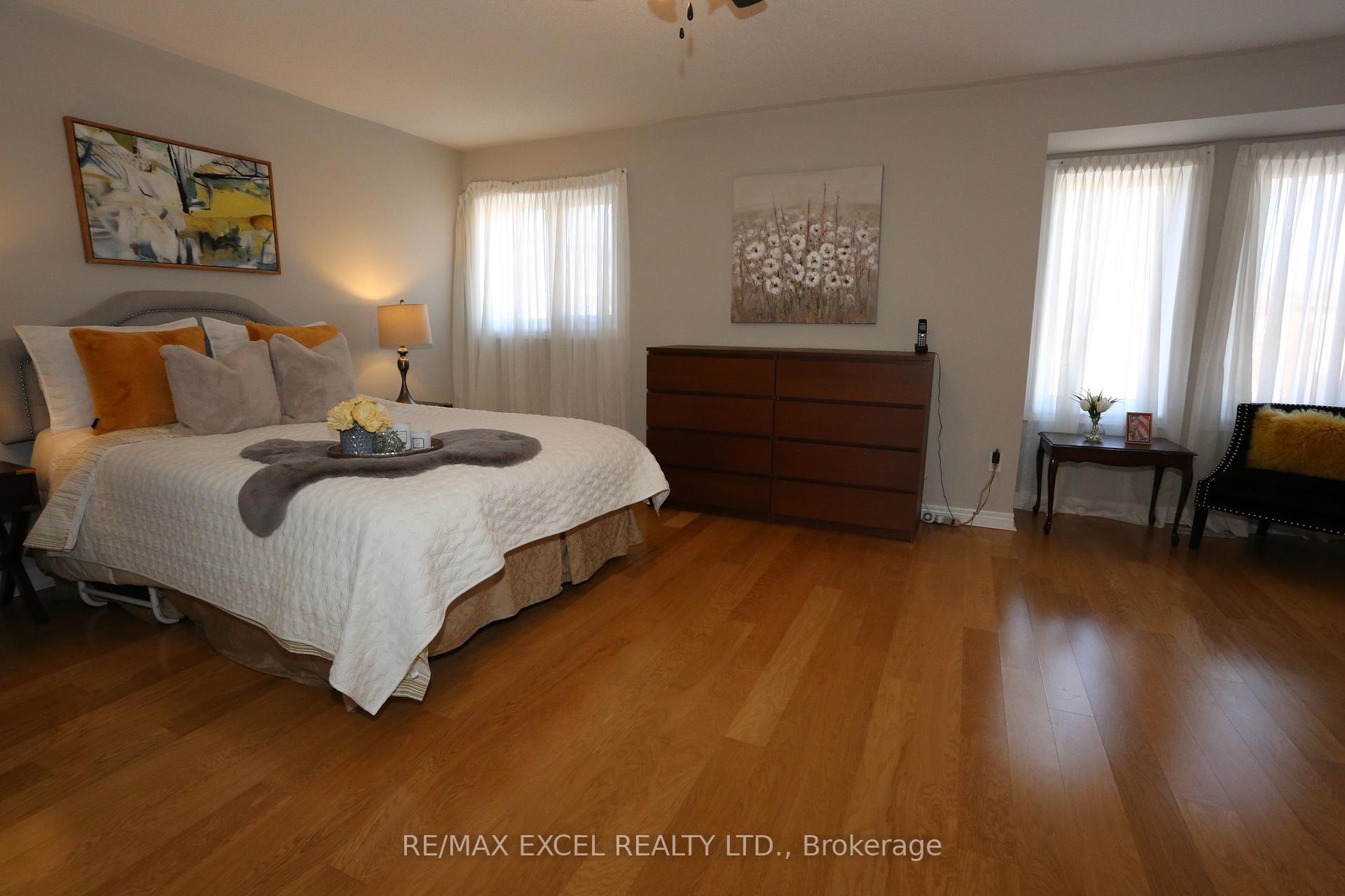 Photo 12 of 183 Leitchcroft Crescent, Markham, Commerce Valley — HOMEH
