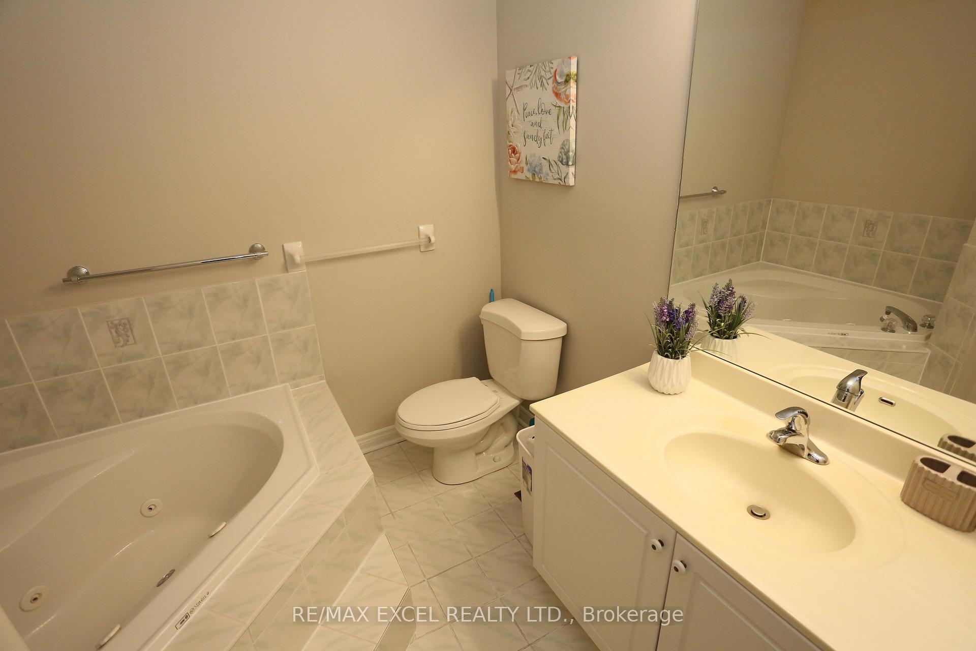 Photo 19 of 183 Leitchcroft Crescent, Markham, Commerce Valley — HOMEH