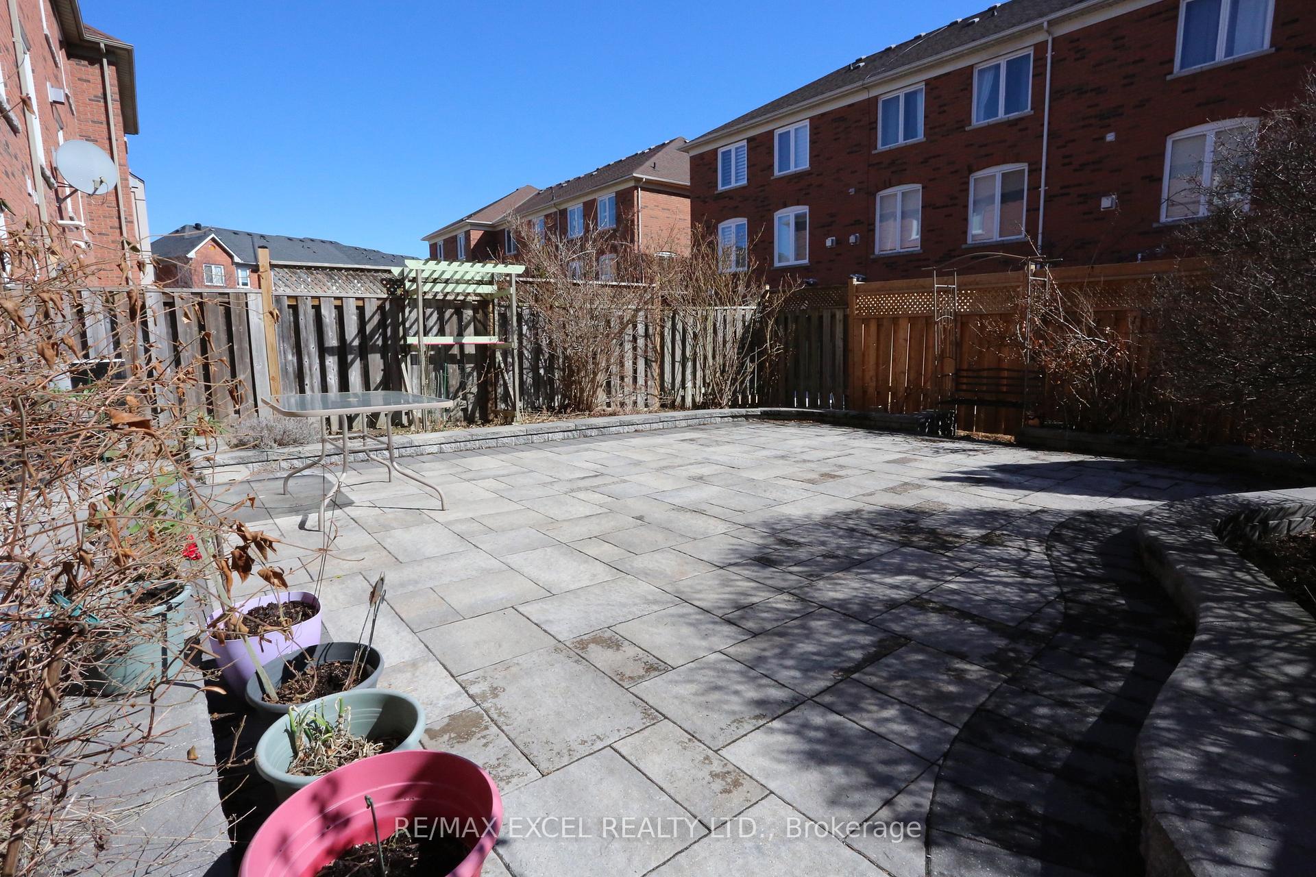 Photo 23 of 183 Leitchcroft Crescent, Markham, Commerce Valley — HOMEH