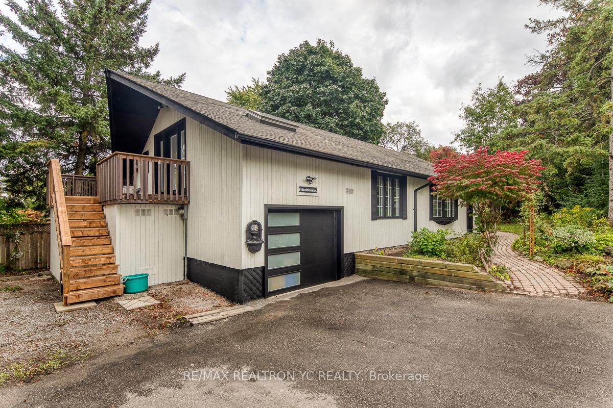 Front of Unit Bsmt, 69 Meadowview Avenue