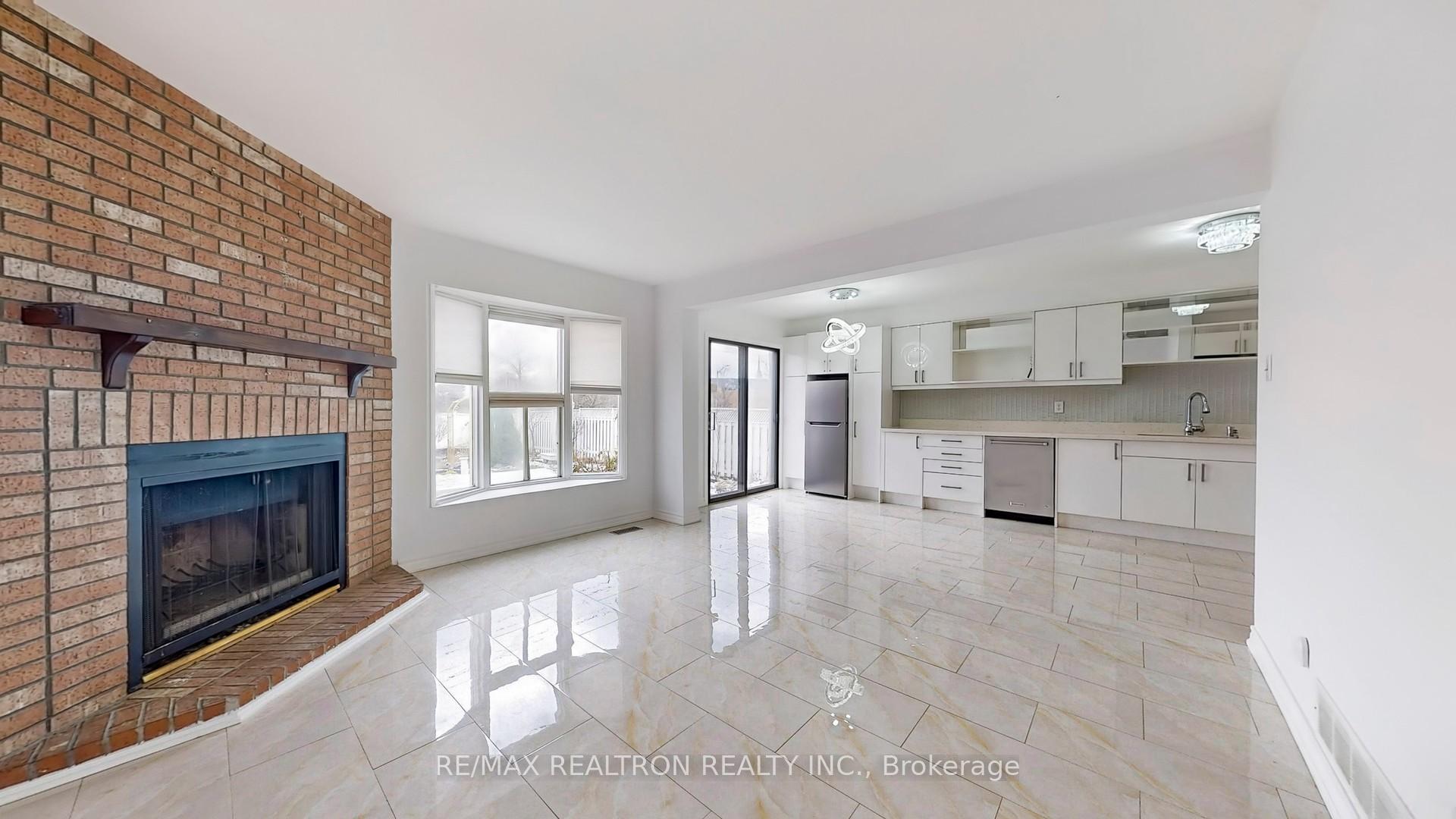 Photo 9 of 111 Woodhall Road, Markham, Milliken Mills East — HOMEH