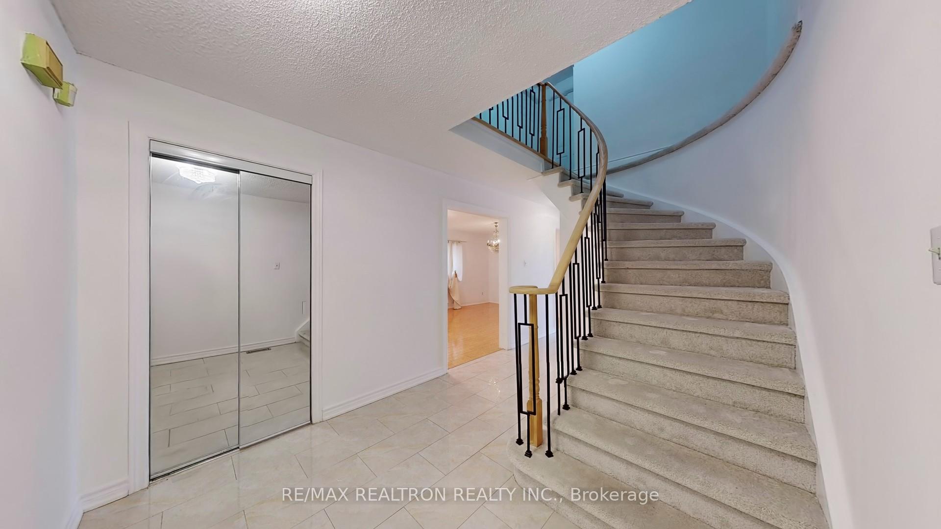 Photo 18 of 111 Woodhall Road, Markham, Milliken Mills East — HOMEH