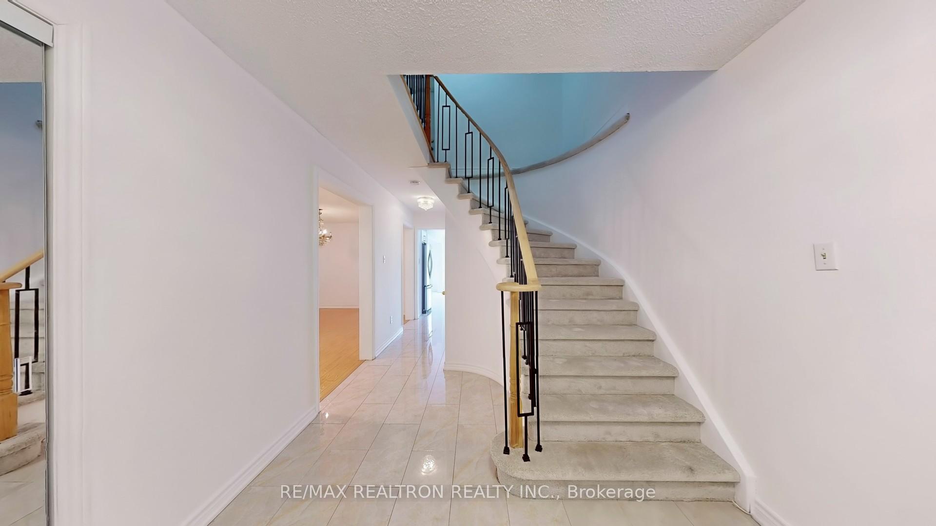 Photo 19 of 111 Woodhall Road, Markham, Milliken Mills East — HOMEH