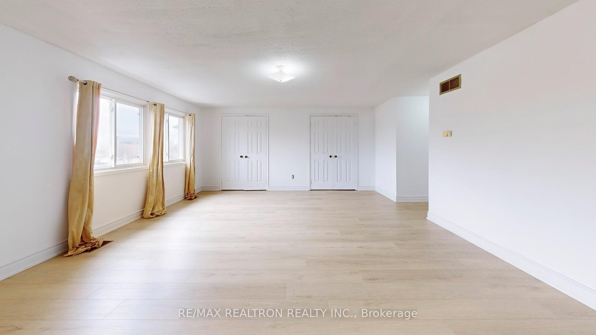 Photo 24 of 111 Woodhall Road, Markham, Milliken Mills East — HOMEH