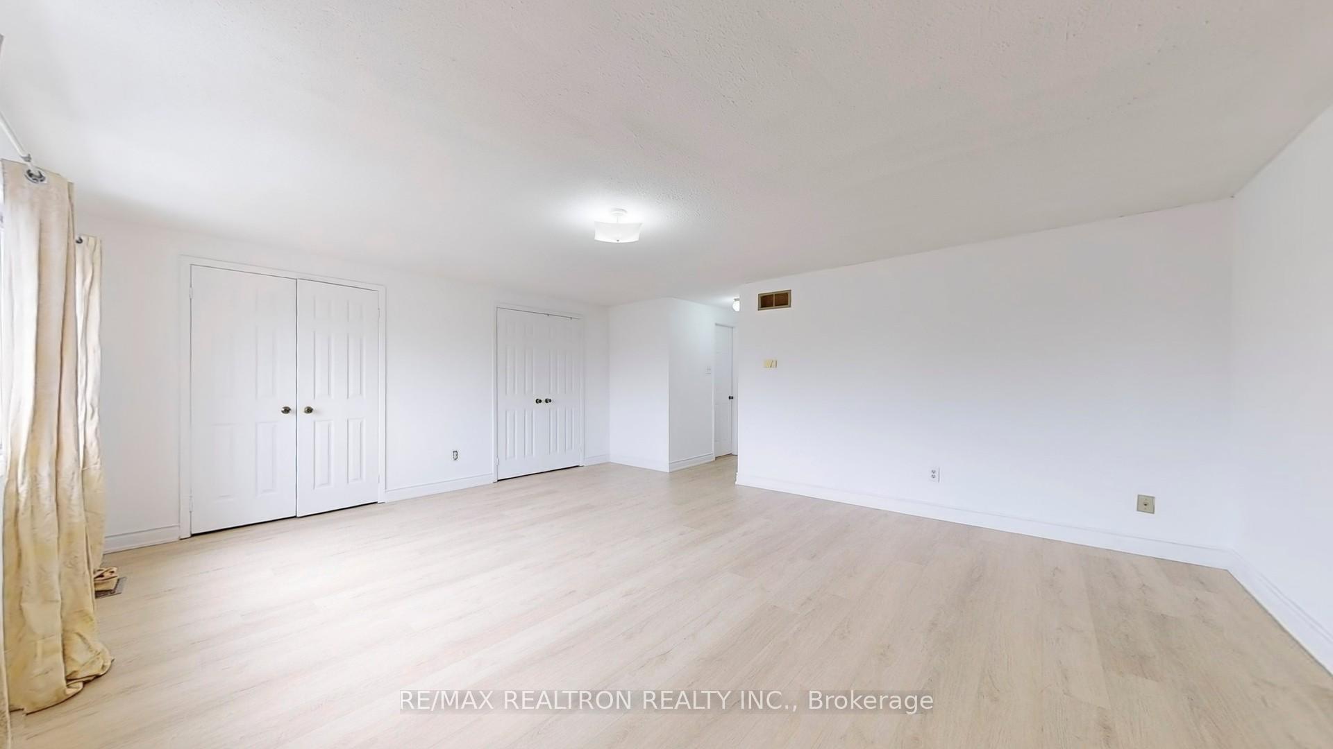 Photo 25 of 111 Woodhall Road, Markham, Milliken Mills East — HOMEH