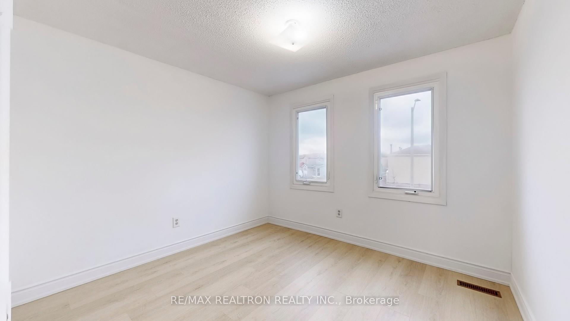 Photo 27 of 111 Woodhall Road, Markham, Milliken Mills East — HOMEH