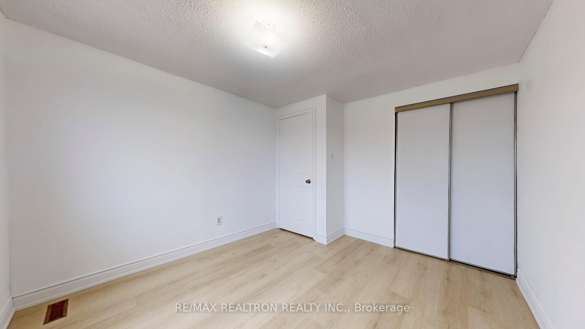 Photo 29 of 111 Woodhall Road, Markham, Milliken Mills East — HOMEH
