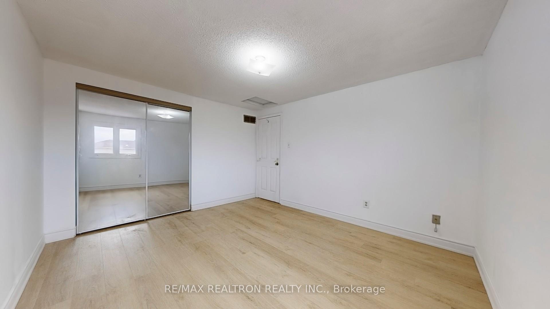 Photo 32 of 111 Woodhall Road, Markham, Milliken Mills East — HOMEH