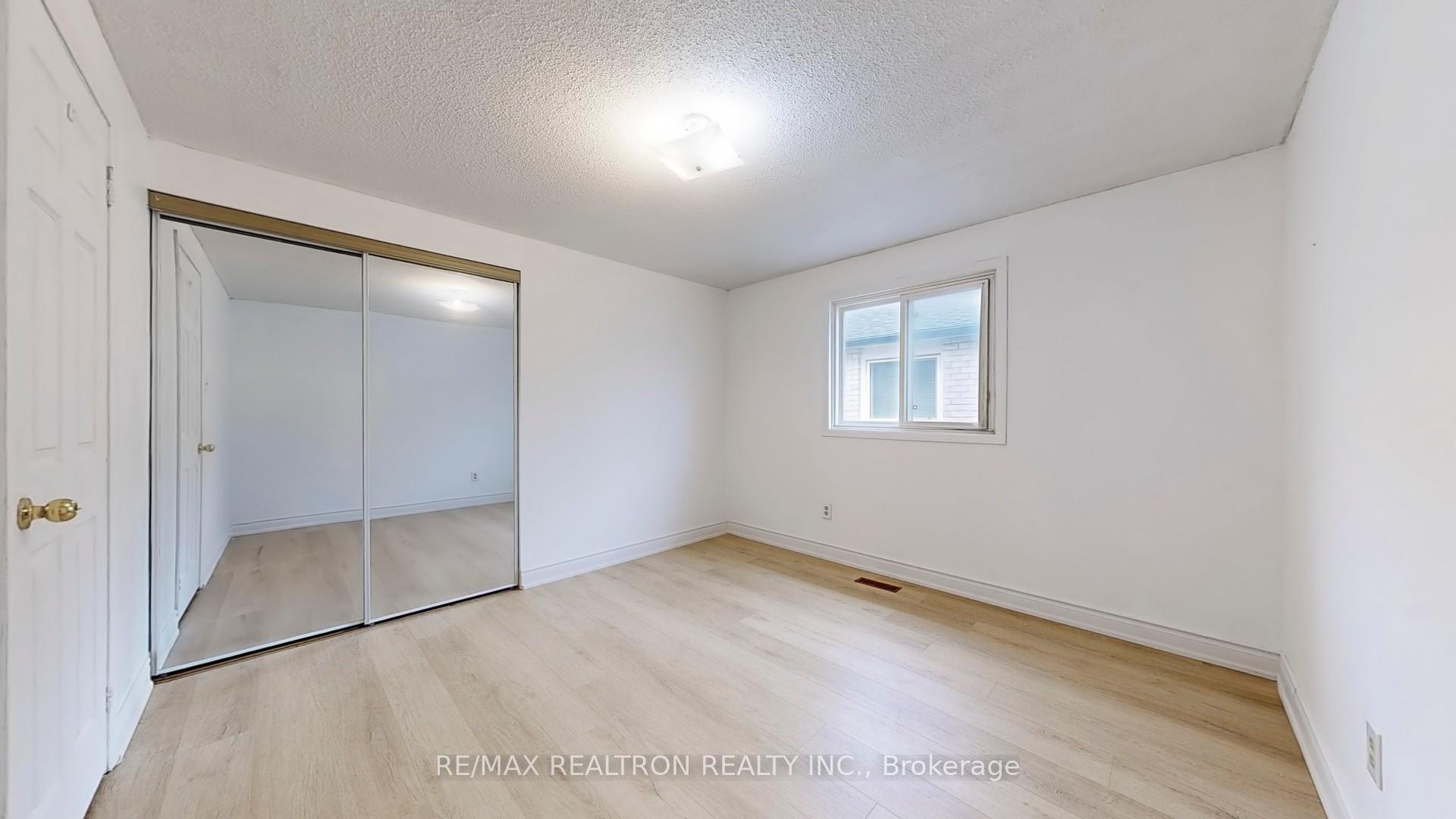 Photo 34 of 111 Woodhall Road, Markham, Milliken Mills East — HOMEH