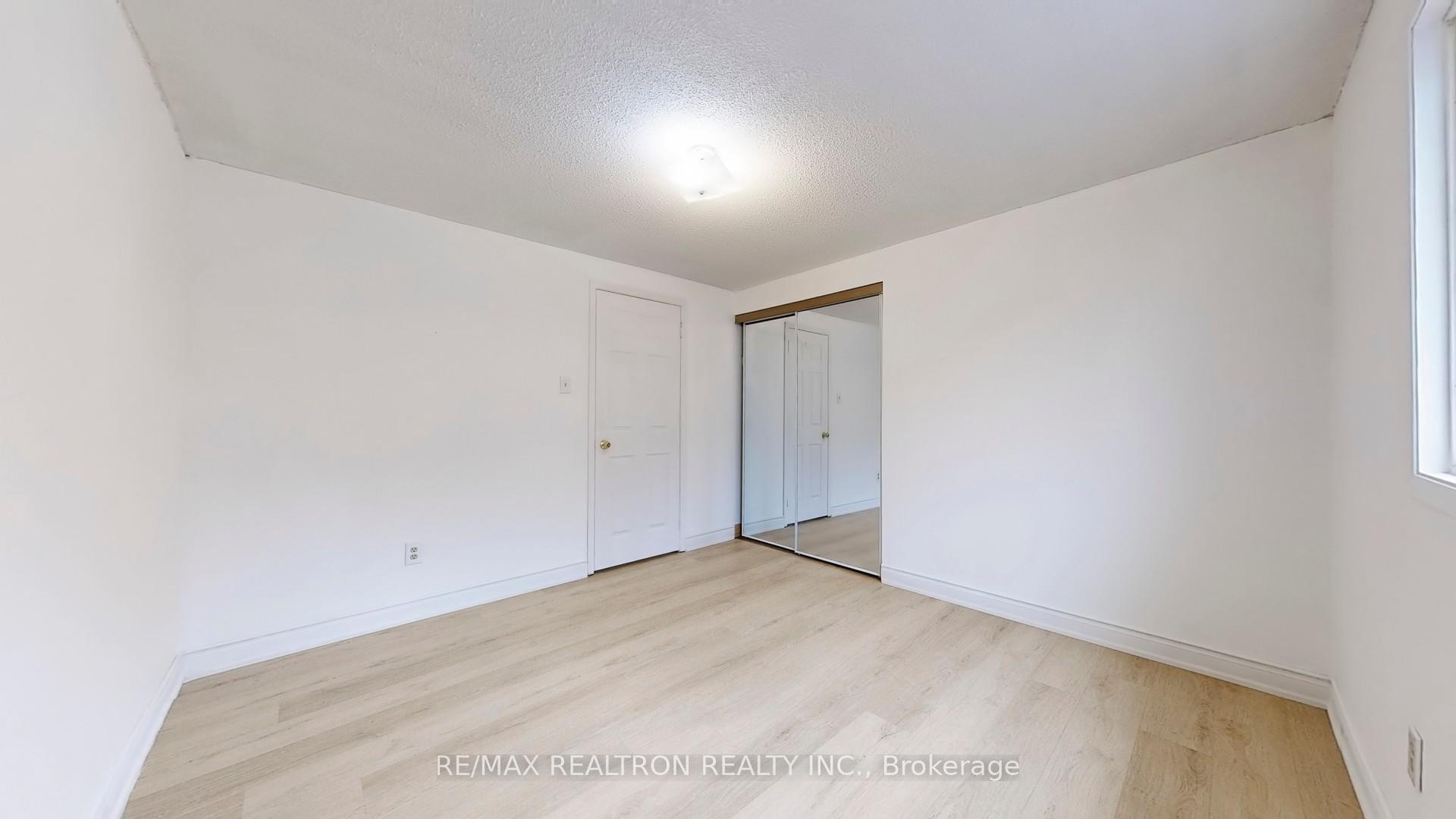 Photo 35 of 111 Woodhall Road, Markham, Milliken Mills East — HOMEH