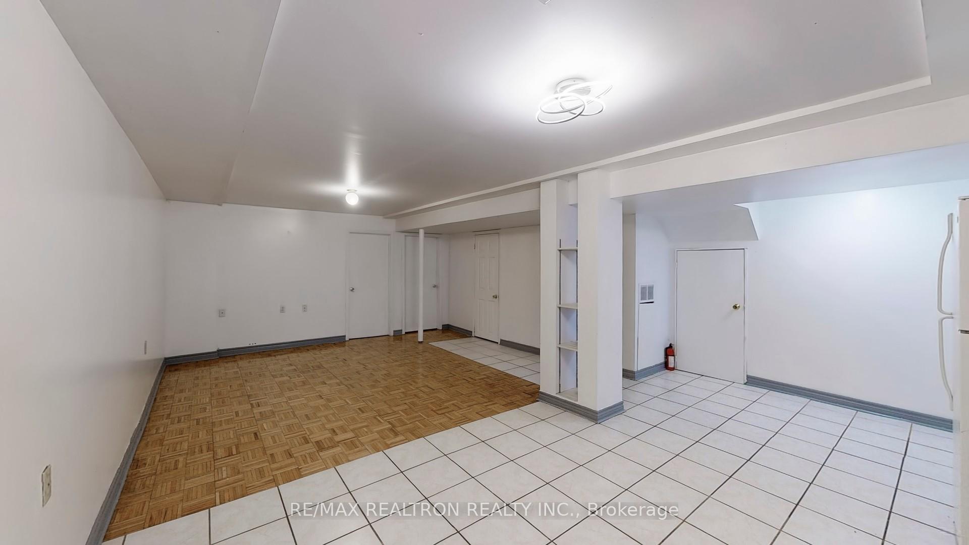 Photo 39 of 111 Woodhall Road, Markham, Milliken Mills East — HOMEH