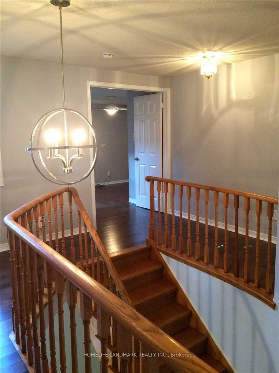 Photo 4 of 9 Redwood Lane, Markham, Unionville — HOMEH