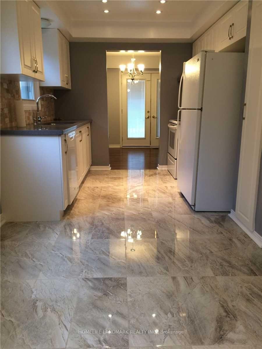 Photo 7 of 9 Redwood Lane, Markham, Unionville — HOMEH
