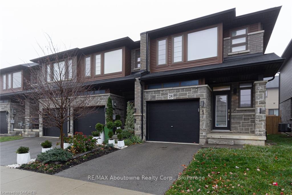 Photo 2 of Unit 25, 30 Times Square Blvd, Hamilton, Stoney Creek Mountain — HOMEH