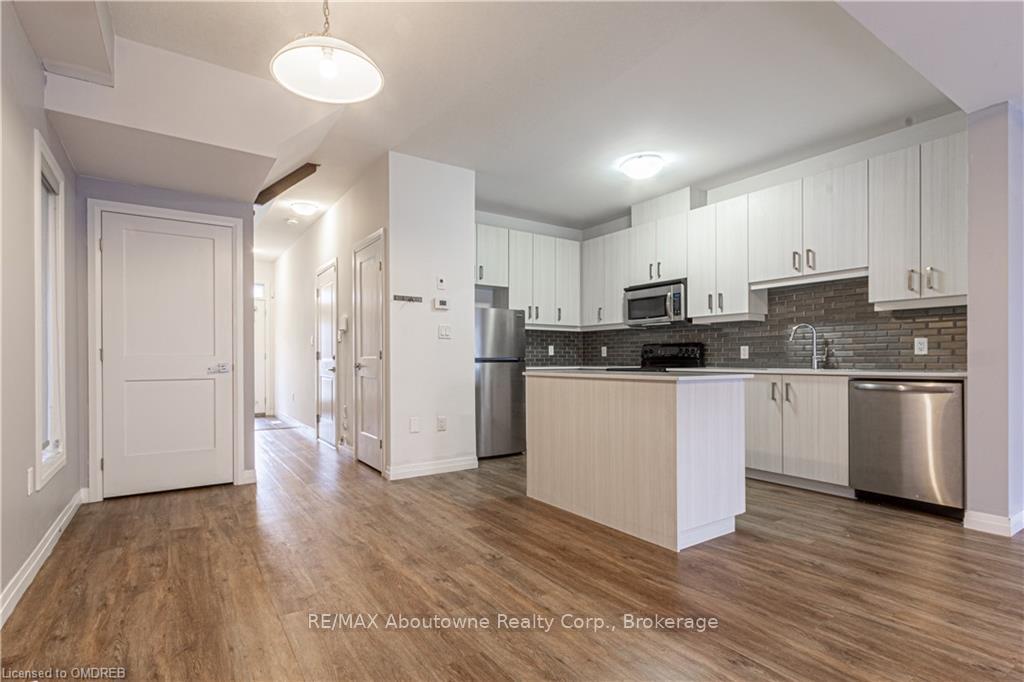 Photo 6 of Unit 25, 30 Times Square Blvd, Hamilton, Stoney Creek Mountain — HOMEH