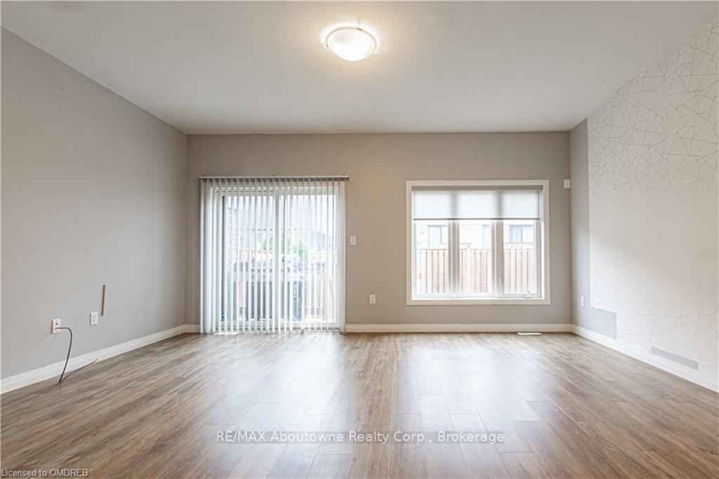 Photo 8 of Unit 25, 30 Times Square Blvd, Hamilton, Stoney Creek Mountain — HOMEH